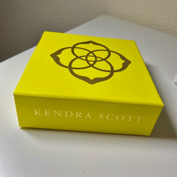 Kendra Scott Necklace Emerald Green Gold Crystal - Picture 6 of 8